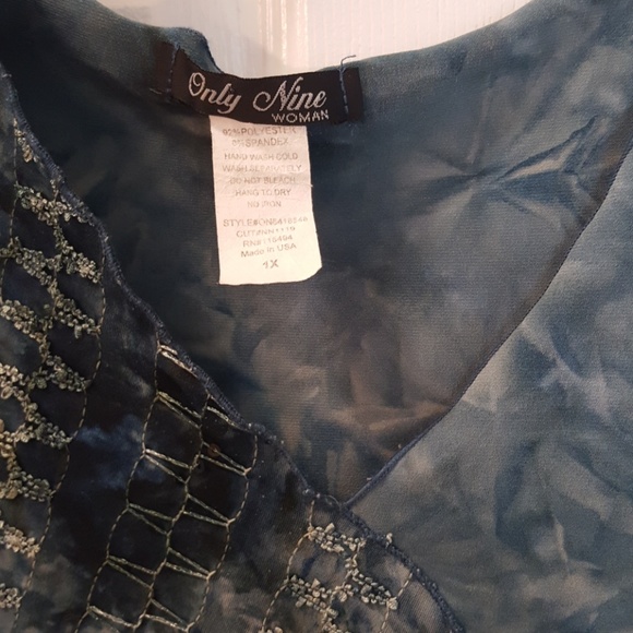 Blouse - Picture 2 of 3